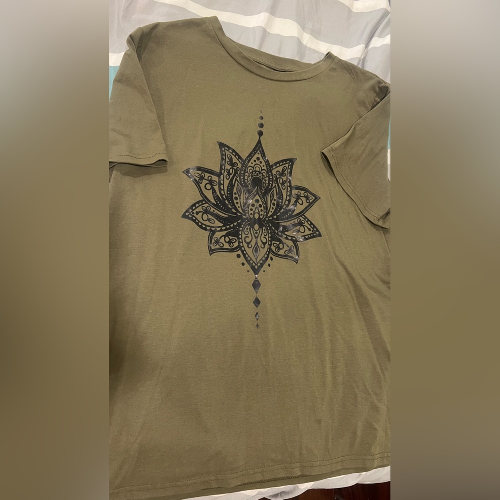BIG SALE(5 for $20)- Cotton Olive Green Graphic Women's Tee